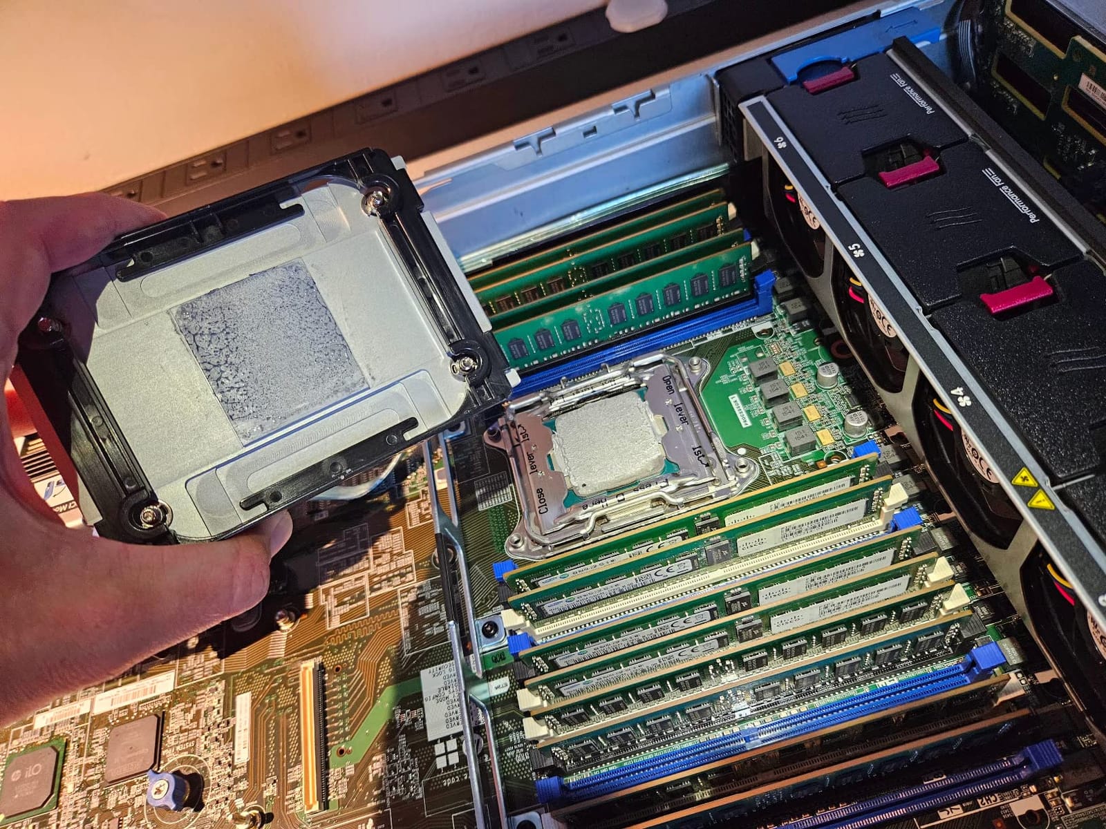 HP DL380 G9 Server / 2X E5-2670 V3 2.3GHz = 24 Cores / 128GB RAM / P840 / 12x 3TB SAS (Renewed) customer photo 2