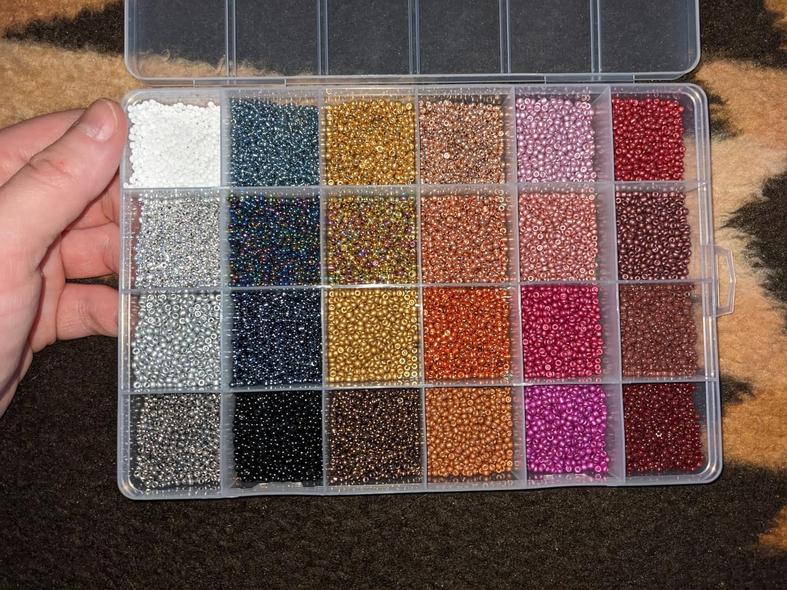 12/0 Glass Seed Beads About 15600pcs 24 Colors 2mm Loose Seed Beads Kit Bracelet Making with 24-Grid Plastic Storage Box for Jewelry Making customer photo 2
