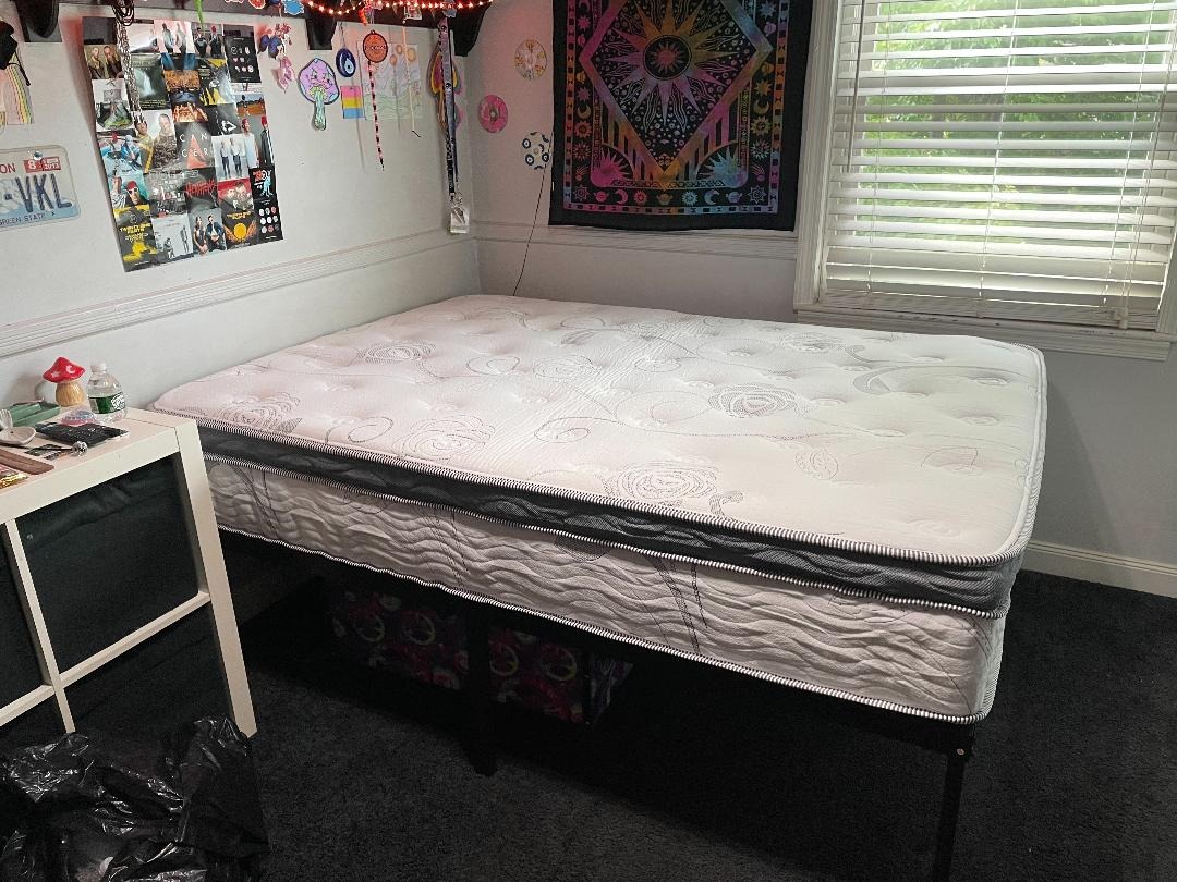 ZIYOO Queen Size Bed Frame 18 Inches Tall, 3 Inches Wide Wood Slats with 3500 Pounds Support for Foam Mattress, No Box Spring Needed, Heavy Duty Metal Platform, Easy Assembly, Noise Free customer photo 1