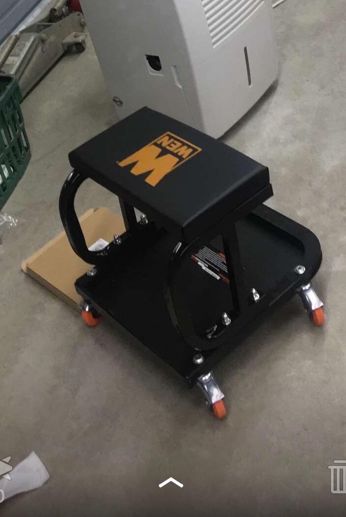 WEN 73011T 250 lb. Capacity Rolling Mechanic Seat with Onboard Storage customer photo 2