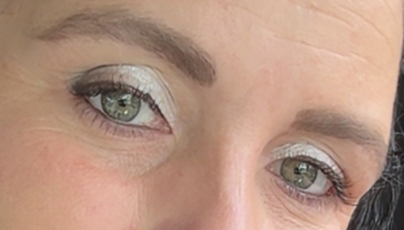 NYX PROFESSIONAL MAKEUP Ultimate Shadow & Liner Primer, Eyeshadow & Eyeliner Primer - Light customer photo 1