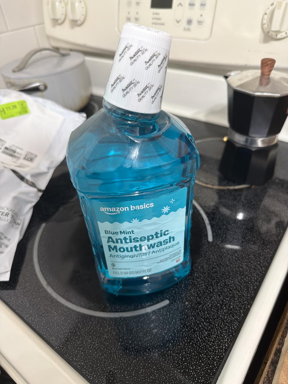 Amazon Basics Antiseptic Mouthwash, Blue Mint, Fights Bad Breath, Plaque and Gingivitis, 1 Liter, 33.8 Fl Oz, 1-Pack (Previously Solimo) customer photo 1