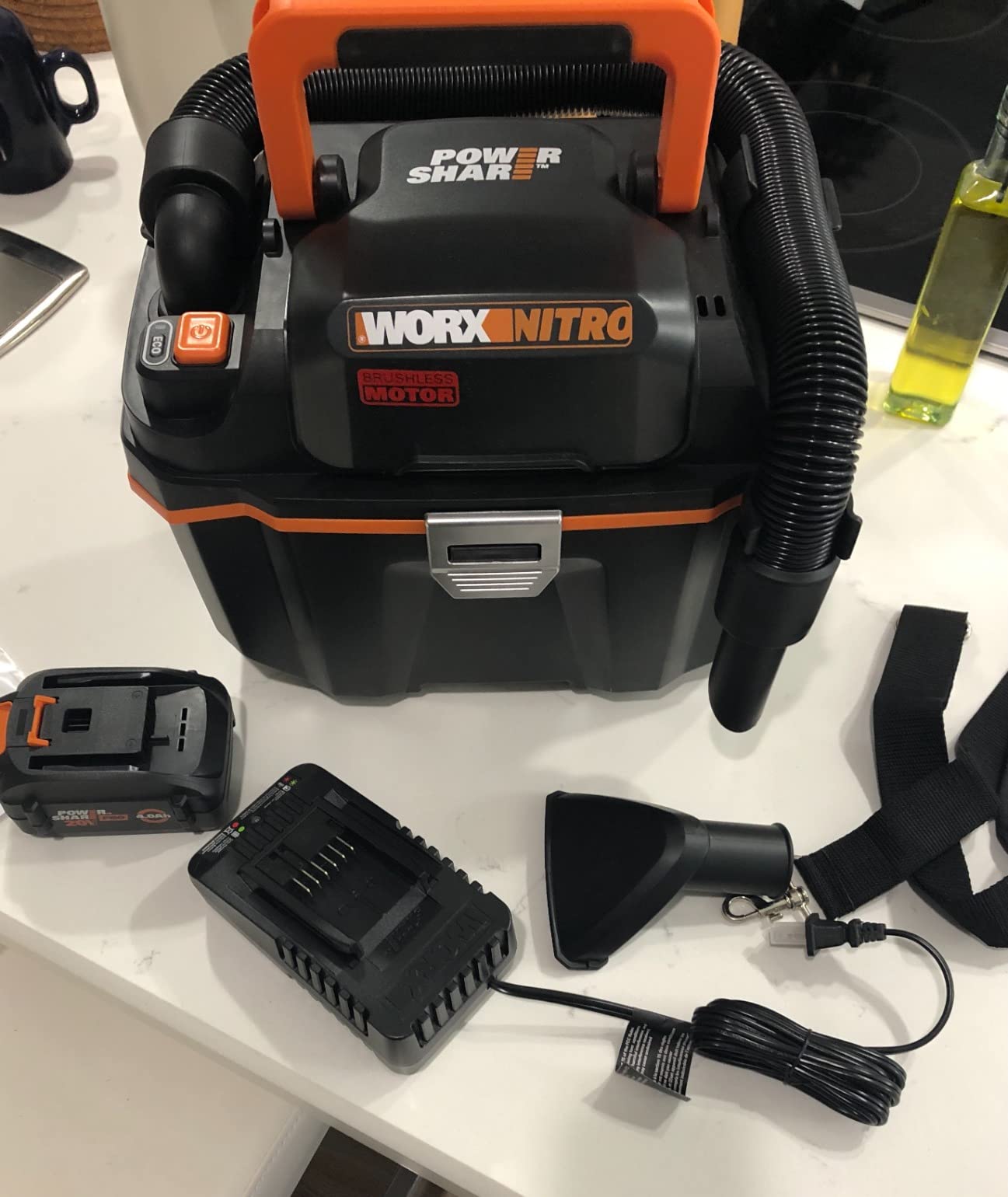 WORX Cordless Wet/Dry Vacuum, 20V 2.1 Gal, WX031L customer photo 2