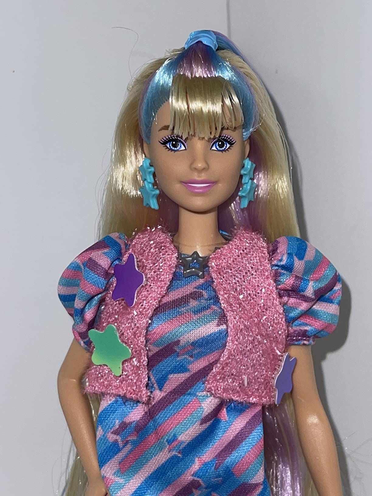 Barbie Totally Hair Doll, Butterfly-Themed with 8.5-inch Fantasy Hair & 15 Styling Accessories (8 with Color-Change Feature) customer photo 2
