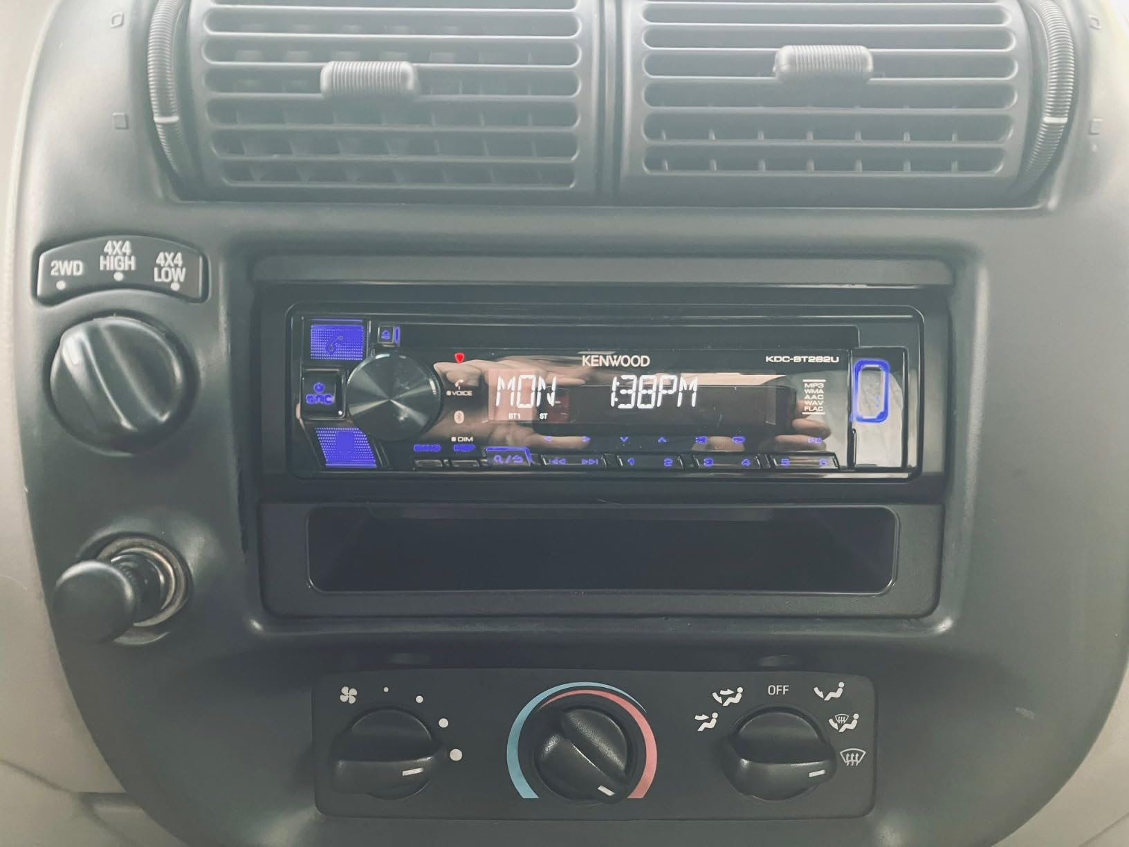 KENWOOD KMM-BT270U Bluetooth Digital Media Car Stereo Receiver with USB Port – AM/FM Radio, MP3 Player, High Contrast LCD, Detachable Face Plate, Single DIN, 13-Band EQ customer photo 1