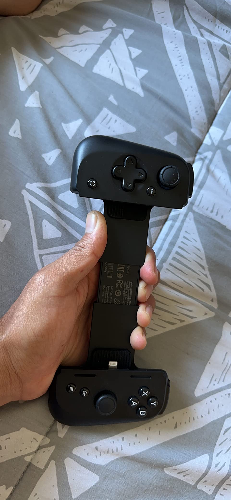 Razer Kishi V2 Mobile Gaming Controller for iPhone (Lightning): Console Quality Controls - Universal Fit w/ Extendable Bridge - Stream PC, Xbox, PlayStation Games - Customizable Triggers - Ergonomic customer photo 2
