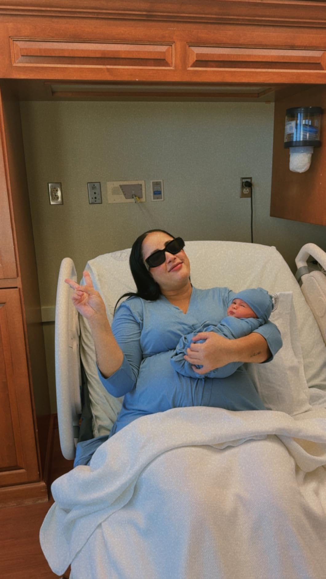 Galabloomer Maternity Robe and Receiving Blanket, Matching Mommy Labor Robe customer photo 1