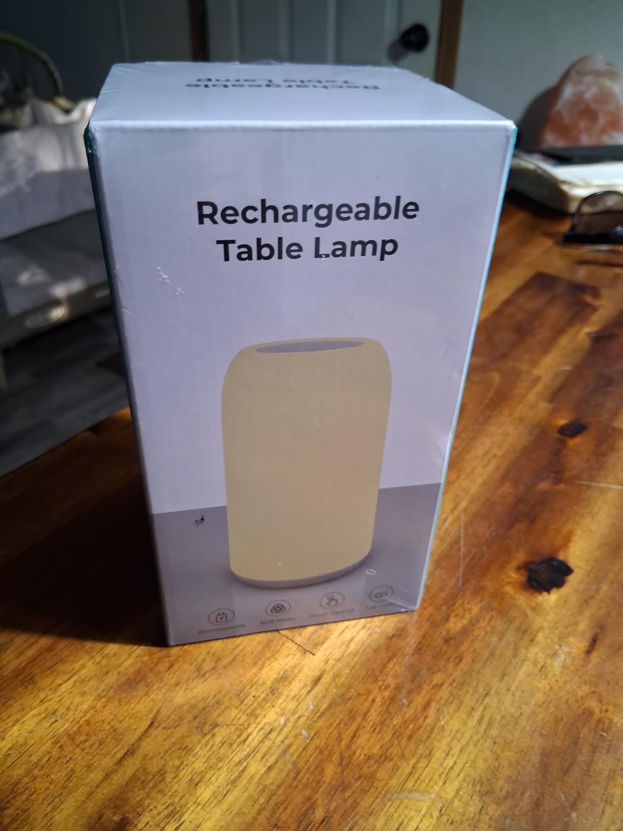ROOTRO Table Lamp, [Advanced] Bedside Touch Control Lamp for Bedroom 3 Level Dimmable Warm White Lights with 256 RGB Color Mode Modern Deisgn Smart Nightstand Desktop LED Lamps Portable for Read customer photo 1