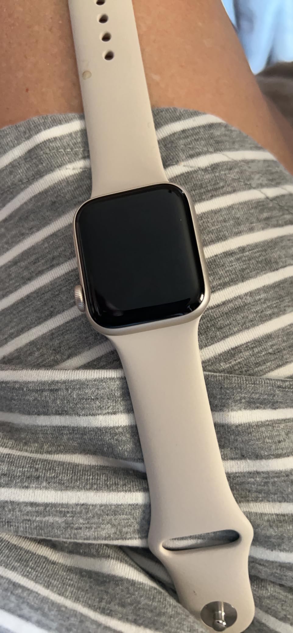 Apple Watch SE (2nd Gen) [GPS +Cellular 44mm] Smart Watch w/Midnight Aluminum Case & Midnight Sport Band - M/L. Fitness & Sleep Tracker, Crash Detection, Heart Rate Monitor, Water Resistant customer photo 2