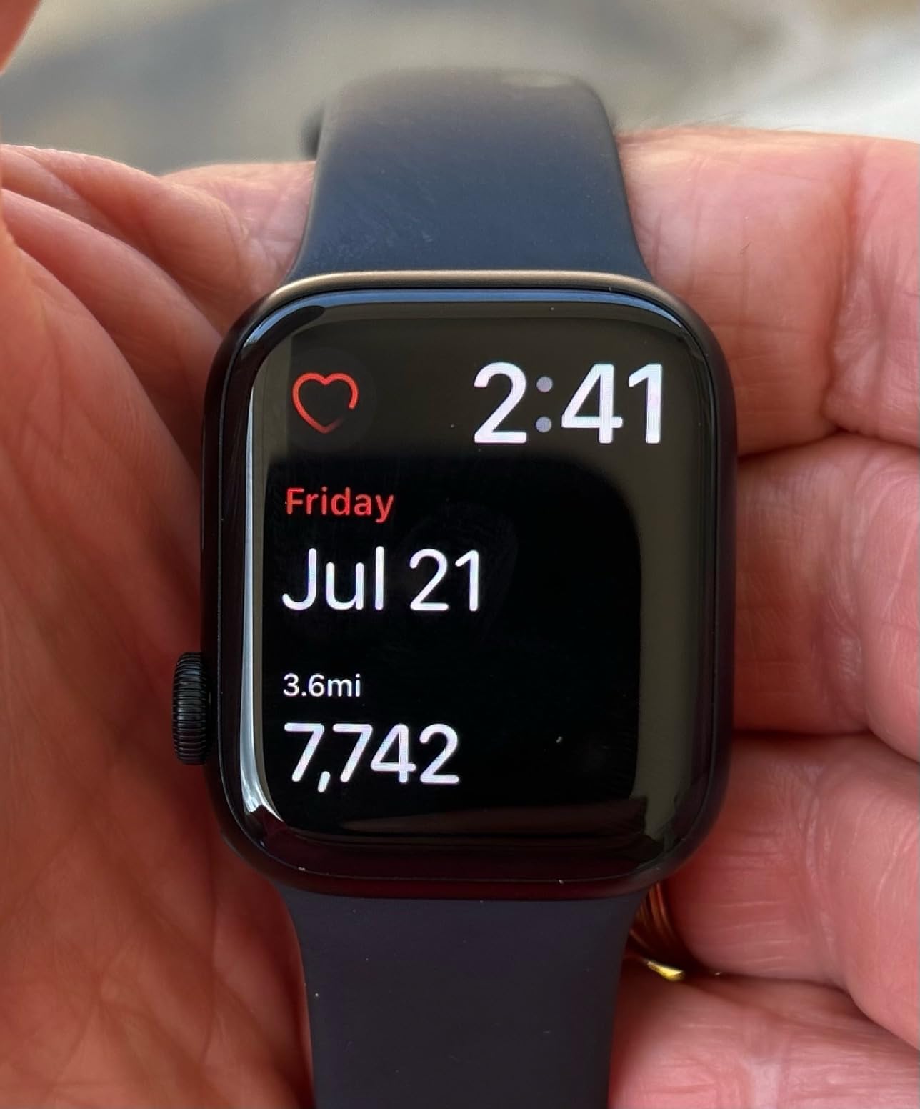 Apple Watch Series 8 [GPS 41mm] Smart Watch w/Midnight Aluminum Case with Midnight Sport Band - S/M. Fitness Tracker, Blood Oxygen & ECG Apps, Always-On Retina Display, Water Resistant customer photo 1