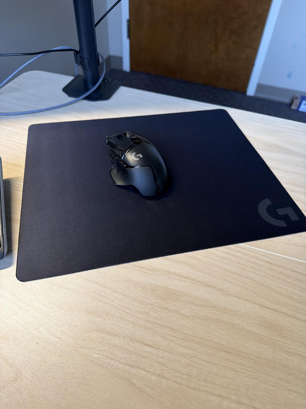 Logitech G840 XL Cloth Gaming Mouse Pad (900x400x3) - Black | Cloth material, 0.12 in thin, stable, performance-tuned surface customer photo 1