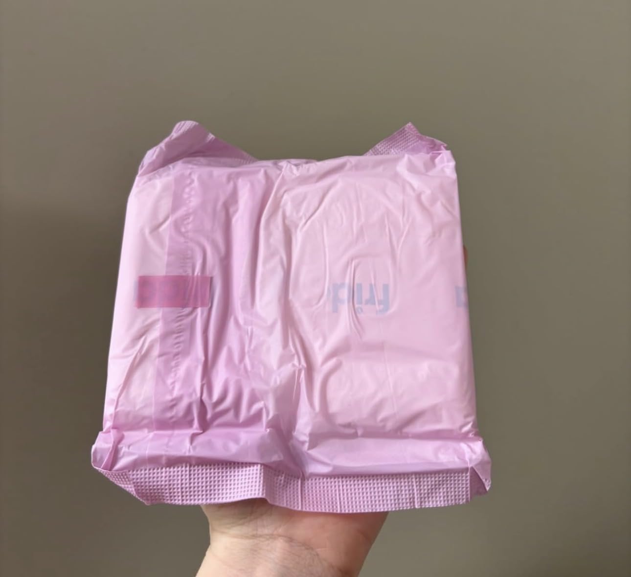 Frida Mom Postpartum Pads, Leak Proof Feminine Care Maxi Pads, 6 Layers customer photo 1