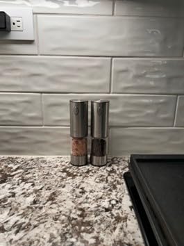 TOMEEM Larger Capacity Rechargeable Electric Salt and Pepper Grinder Set customer photo 2