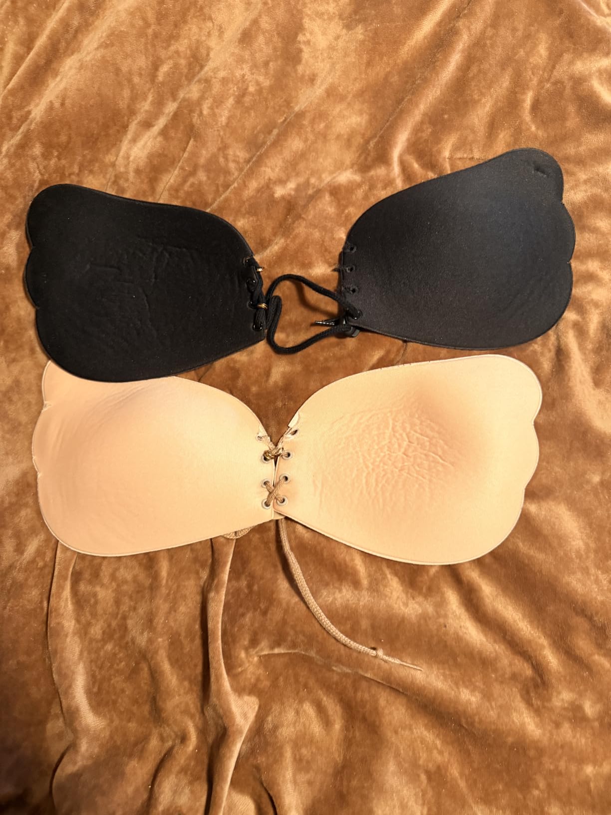 Cmojsk Sticky Bra, Backless Strapless Bra Push Up, Adhesive Invisible Lift Up Bras 2 Pairs Black/Beige customer photo 1