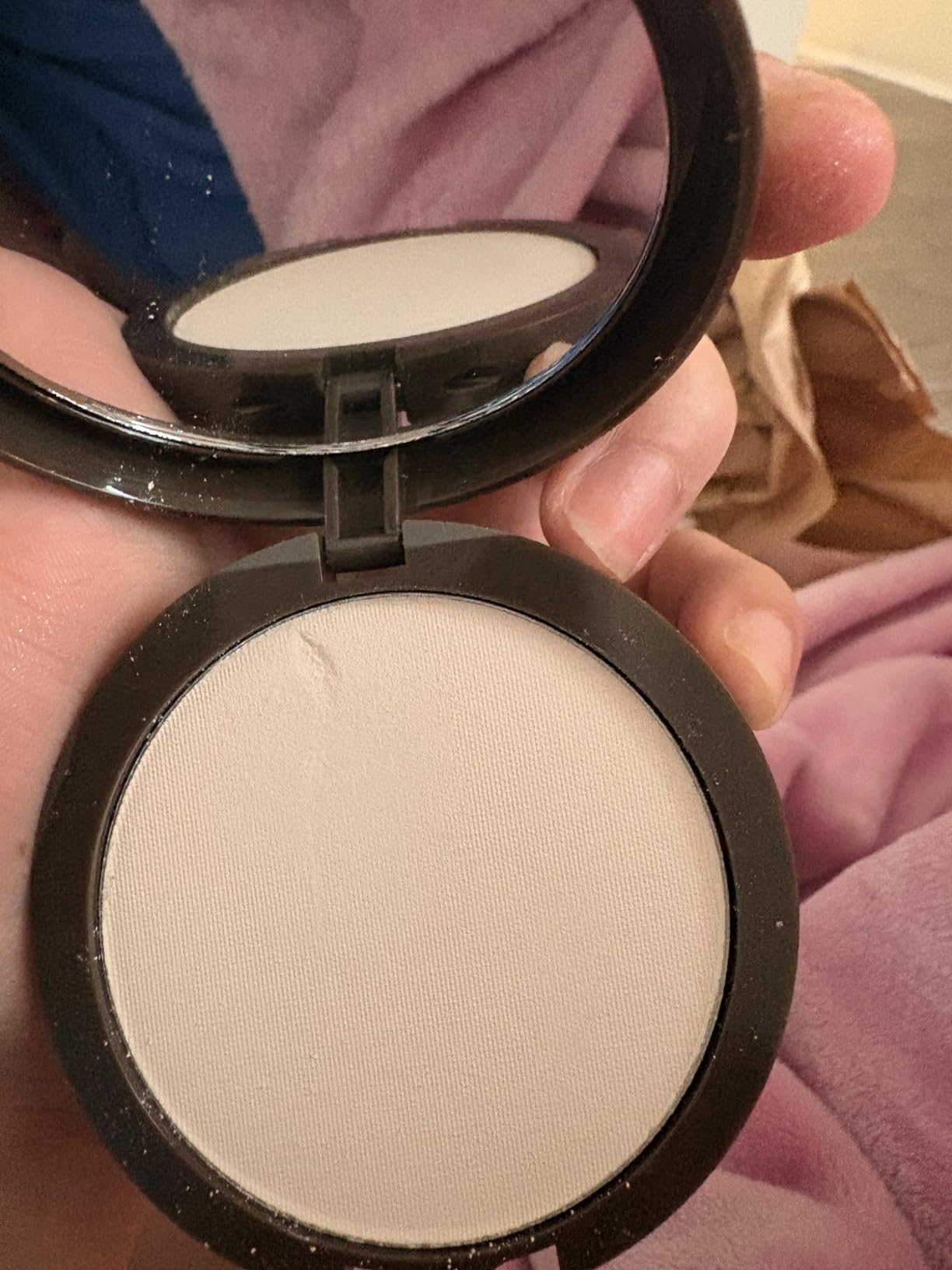 Covergirl Clean Invisible Pressed Powder, Lightweight, Breathable, Vegan Formula, Creamy Natural 120, 0.38oz customer photo 1