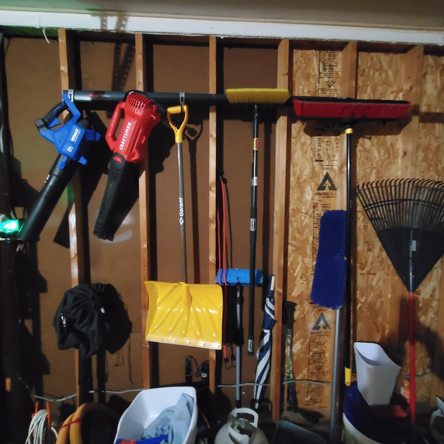 Rubbermaid Fasttrack Garage Storage Bike Storage Kit 3 Piece Kit customer photo 2