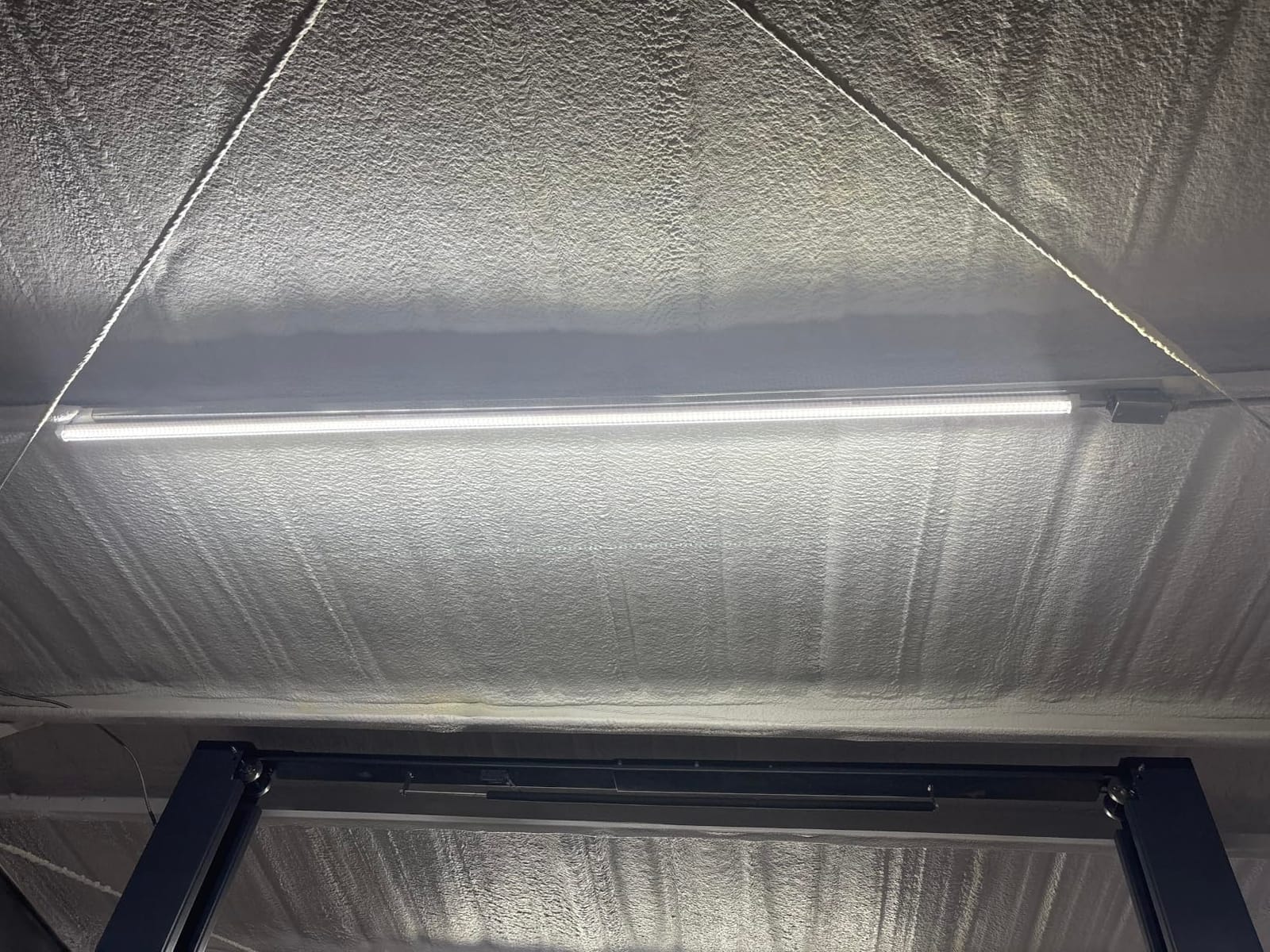 Skymoatled 8Pack 4FT LED Shop Light Garage Lights,50W 6000K 7500LM White Light,Hanging/Surface Mount,T8 4FT Tube Lamp for Warehouse Workshop Basement,Linkable LED Shop Lights,Plug and Play customer photo 2