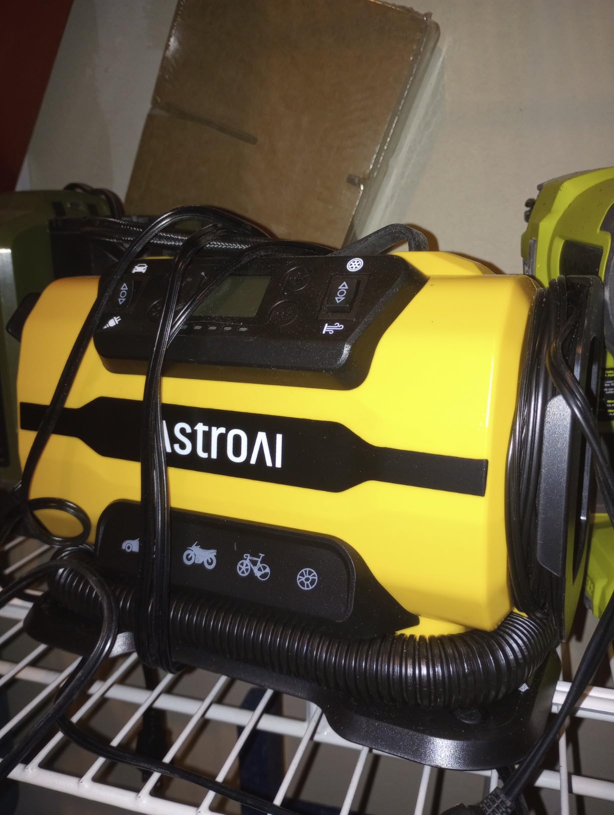 AstroAI Tire Inflator Portable Air Compressor, 12V DC/120V AC Dual Power customer photo 2
