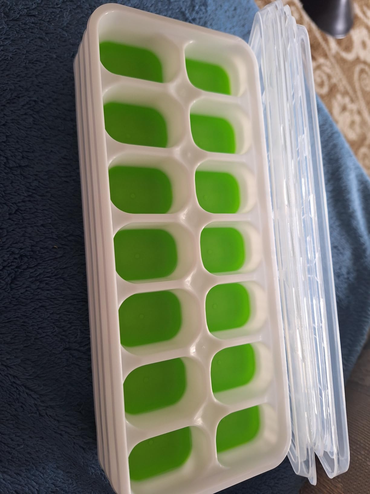ChefAide 4 Pack Ice Cube Tray, Silicone Ice Cube Trays for Freezer with Lid customer photo 1