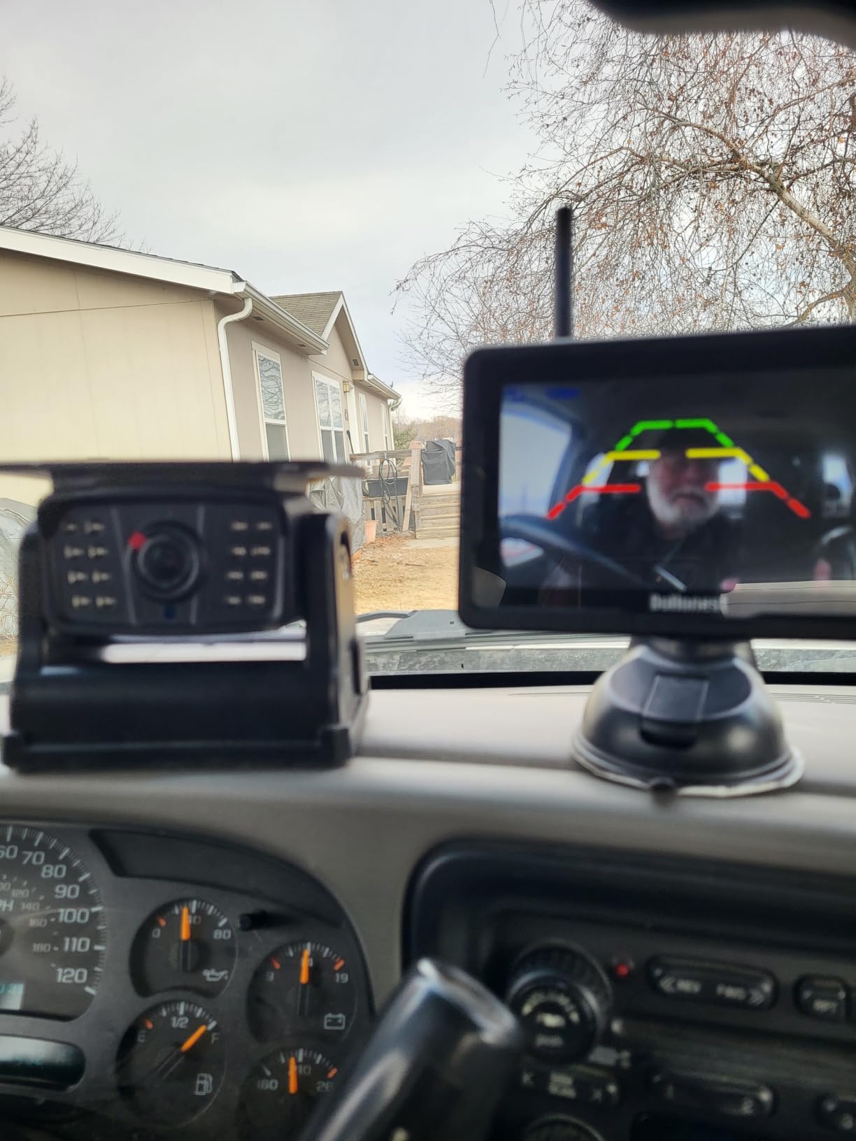 Wireless Backup Camera Solar Magnetic: Portable Cordless Scratch-Proof Truck Trailer Hitch Rear View Camera HD 1080P No Wiring No Drilling Rechargeable 5'' Monitor Kit for Car RV Camper - DoHonest R50 customer photo 1