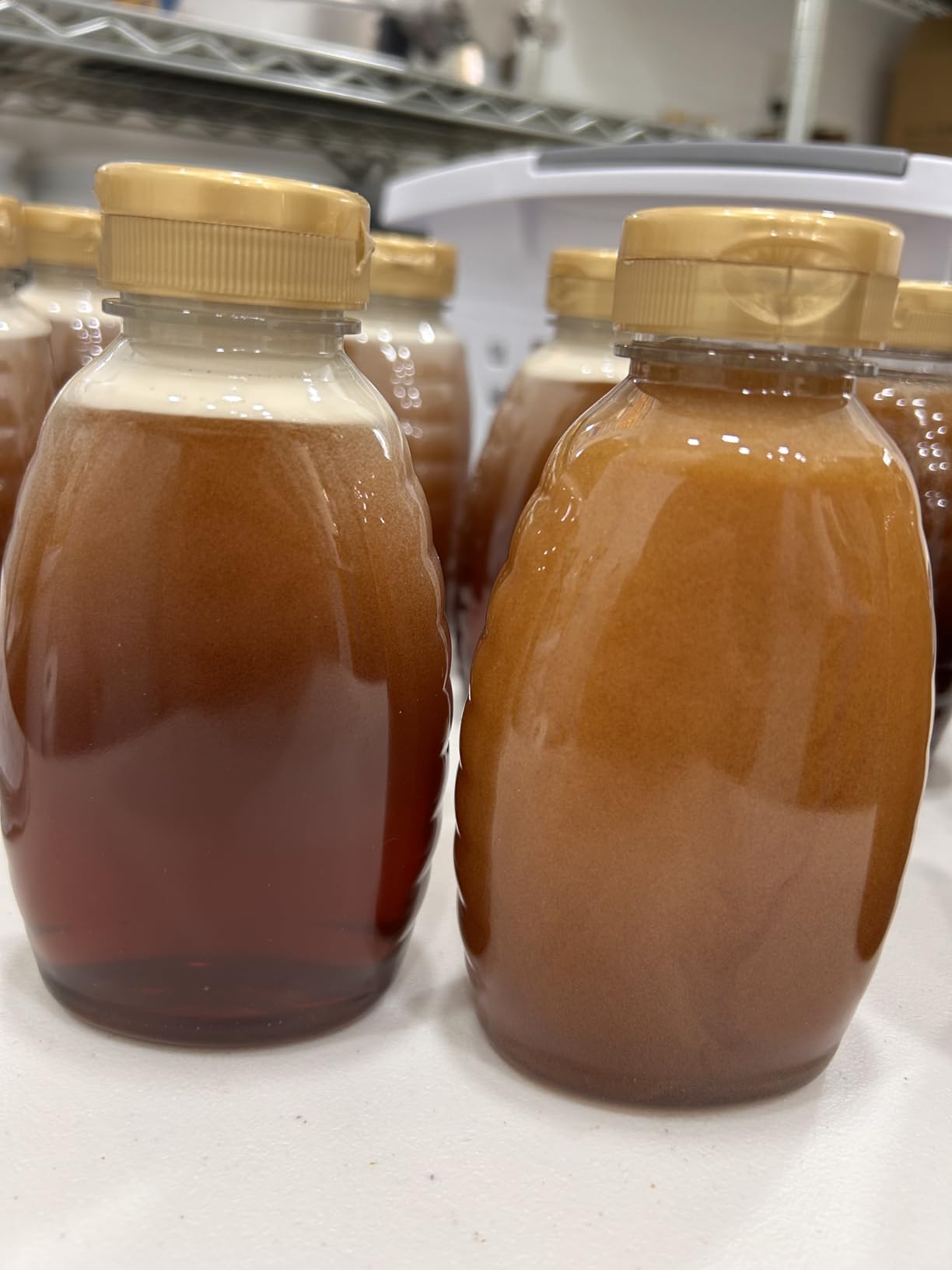 Honey Bottle Filling Machine,Liquid Filling Machine,Quick Fill Honey Filler,Paste Filling Machine,Automatic Bottling Equipment for Shampoo,Edible Oil,Tomato Sauce,50-5000ml customer photo 1