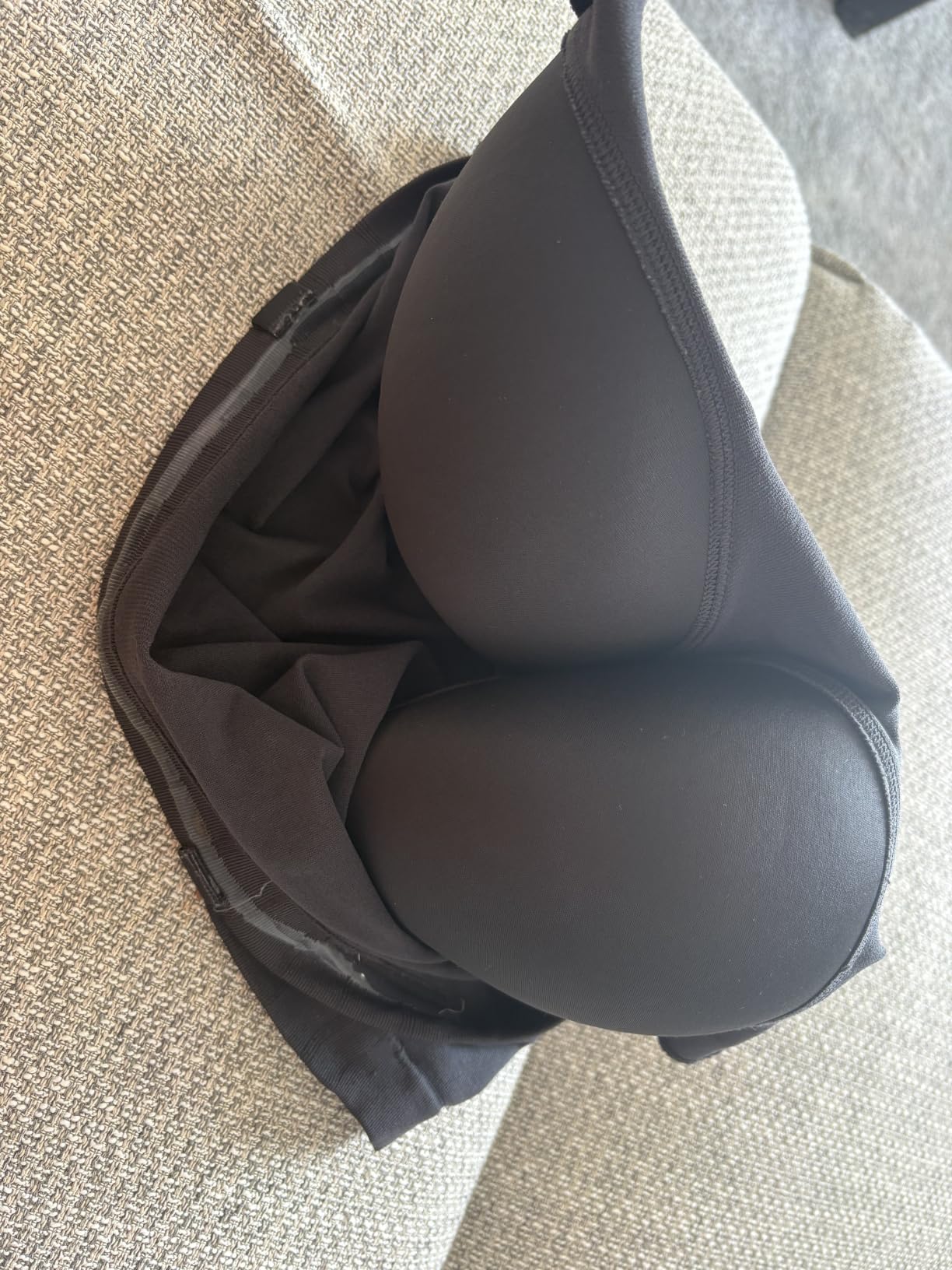 SHAPERMINT Strapless Bra, No-Slip Wireless Bandeau with Sewn-in Cups customer photo 1