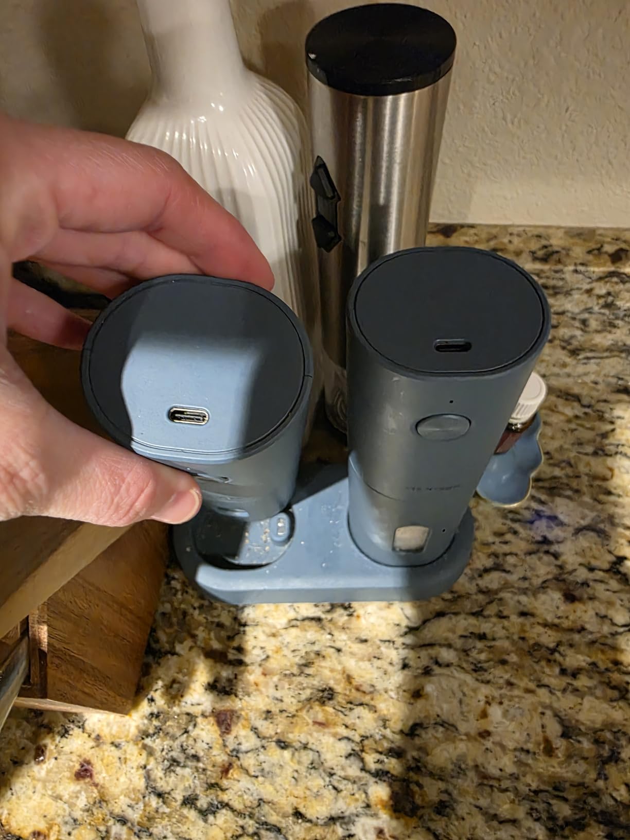 LARS NYSØM Electric Salt and Pepper Grinder Set - Salt and Pepper Mill Set customer photo 1