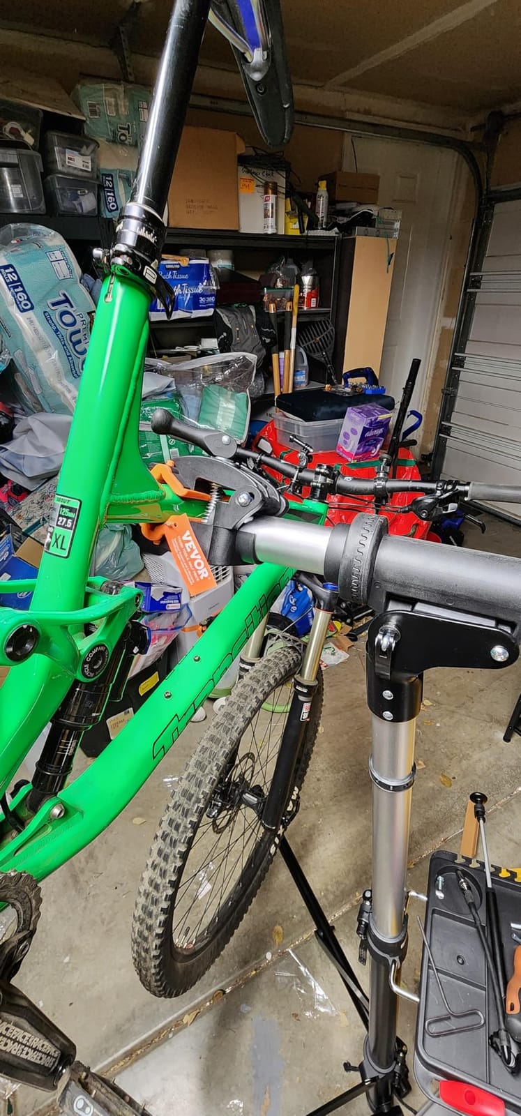 VEVOR Bike Repair Stand, 66 lbs Heavy-duty Aluminum Bicycle Repair Stand, Adjustable Height Bike Maintenance Workstand with Magnetic Tool Tray Telescopic Arm, Foldable Bike Work Stand for Home, Shops customer photo 2