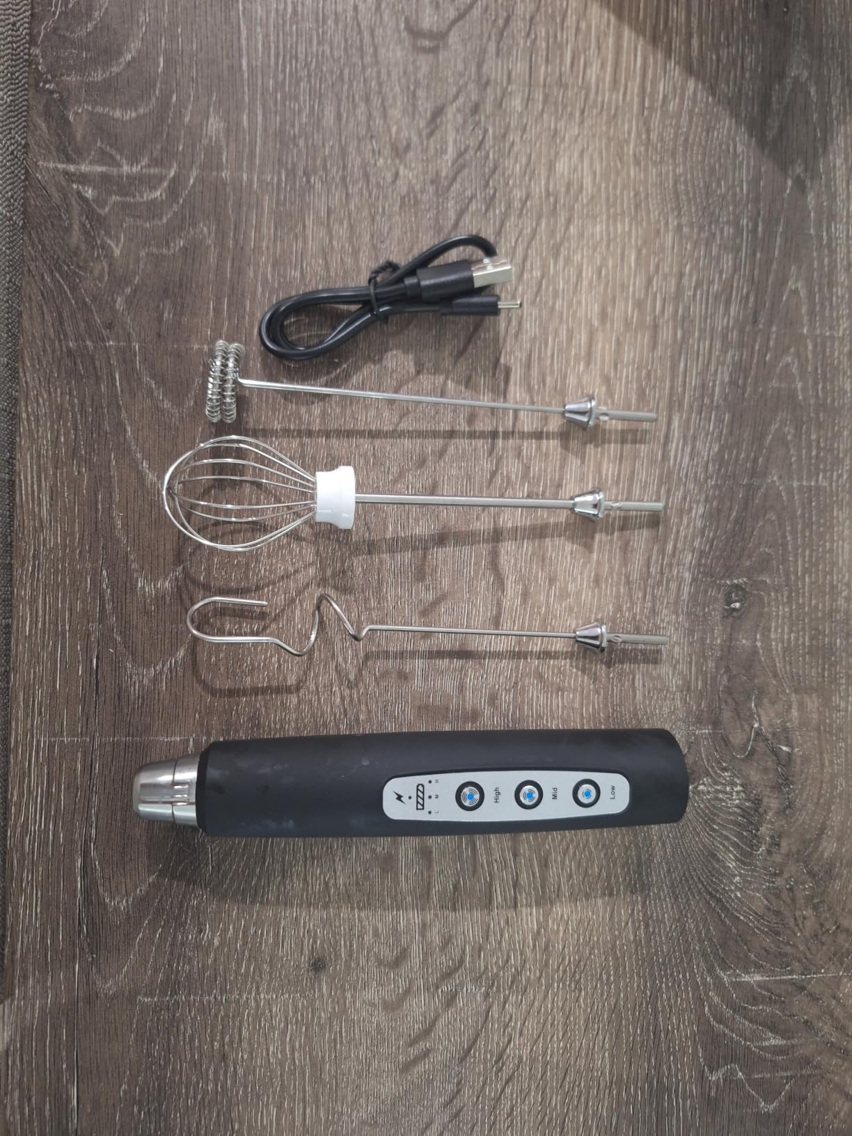 YUSWKO Handheld Milk Frother Wand for Coffee, Rechargeable Electric Whisk with 3 Heads 3 Speeds Drink Mixer Coffee Frother For Latte, Cappuccino, Hot Chocolate, Egg, Beige customer photo 1