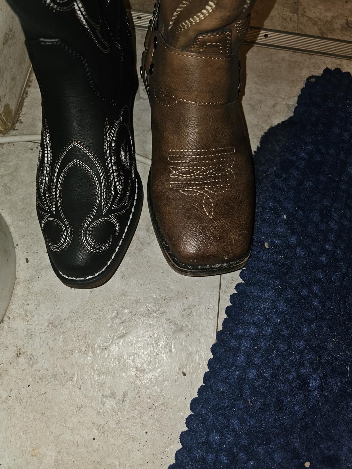 DREAM PAIRS Women's Cowboy Cowgirl Mid Calf Boots customer photo 1