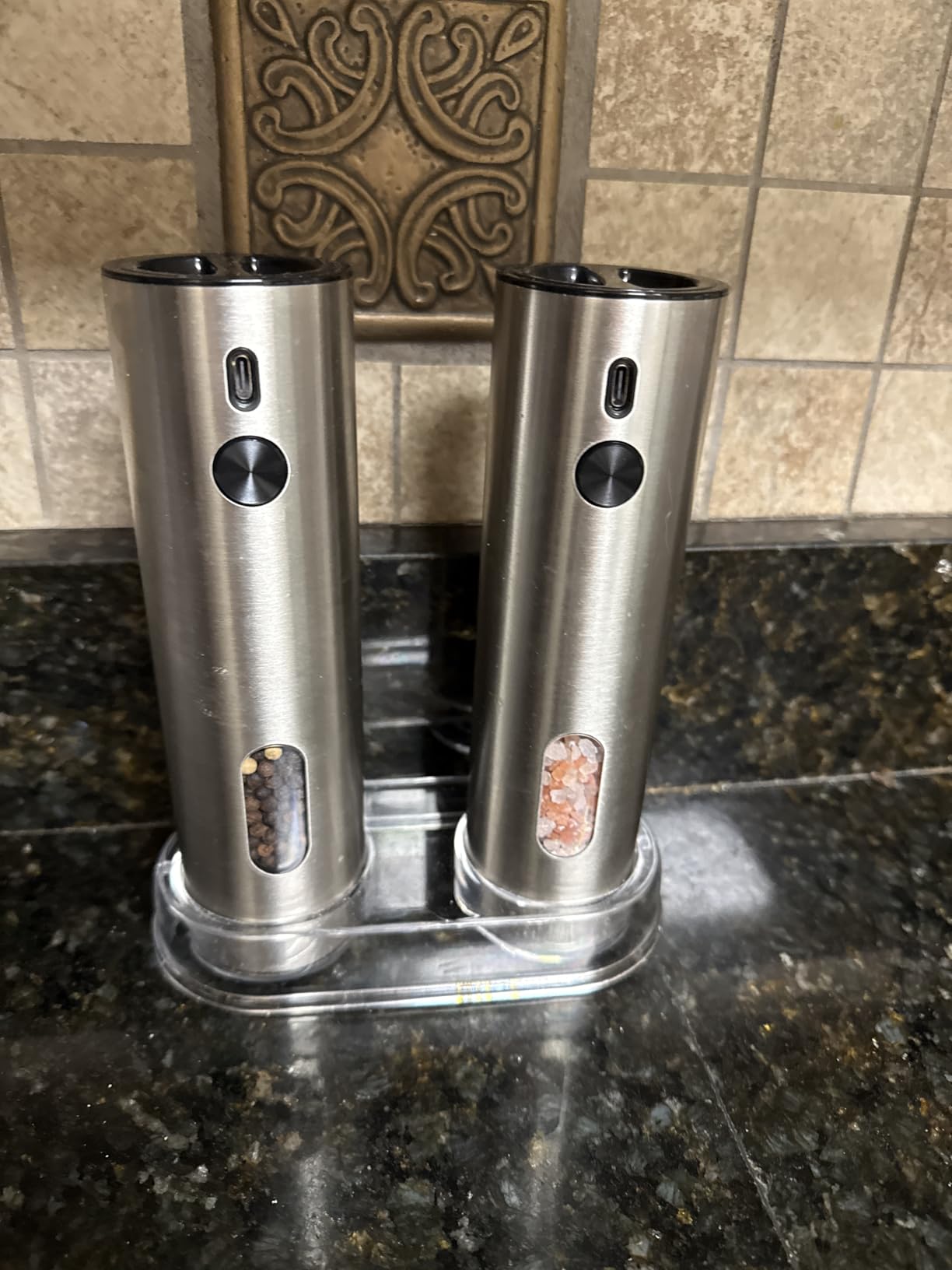 CIRCLE JOY Electric Salt and Pepper Grinder Set Rechargeable Salt and Pepper Mills with 6-Level External Adjustable Coarseness, White LED Light and Storage Base, Black & White customer photo 1