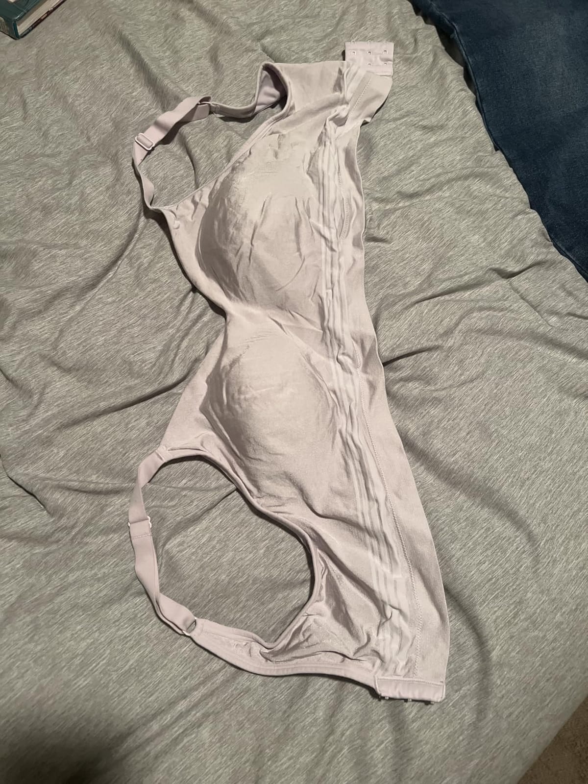 Warner's Women's Easy Does It Allover Smoothing Seamless Longline Bra Rm5501a customer photo 1