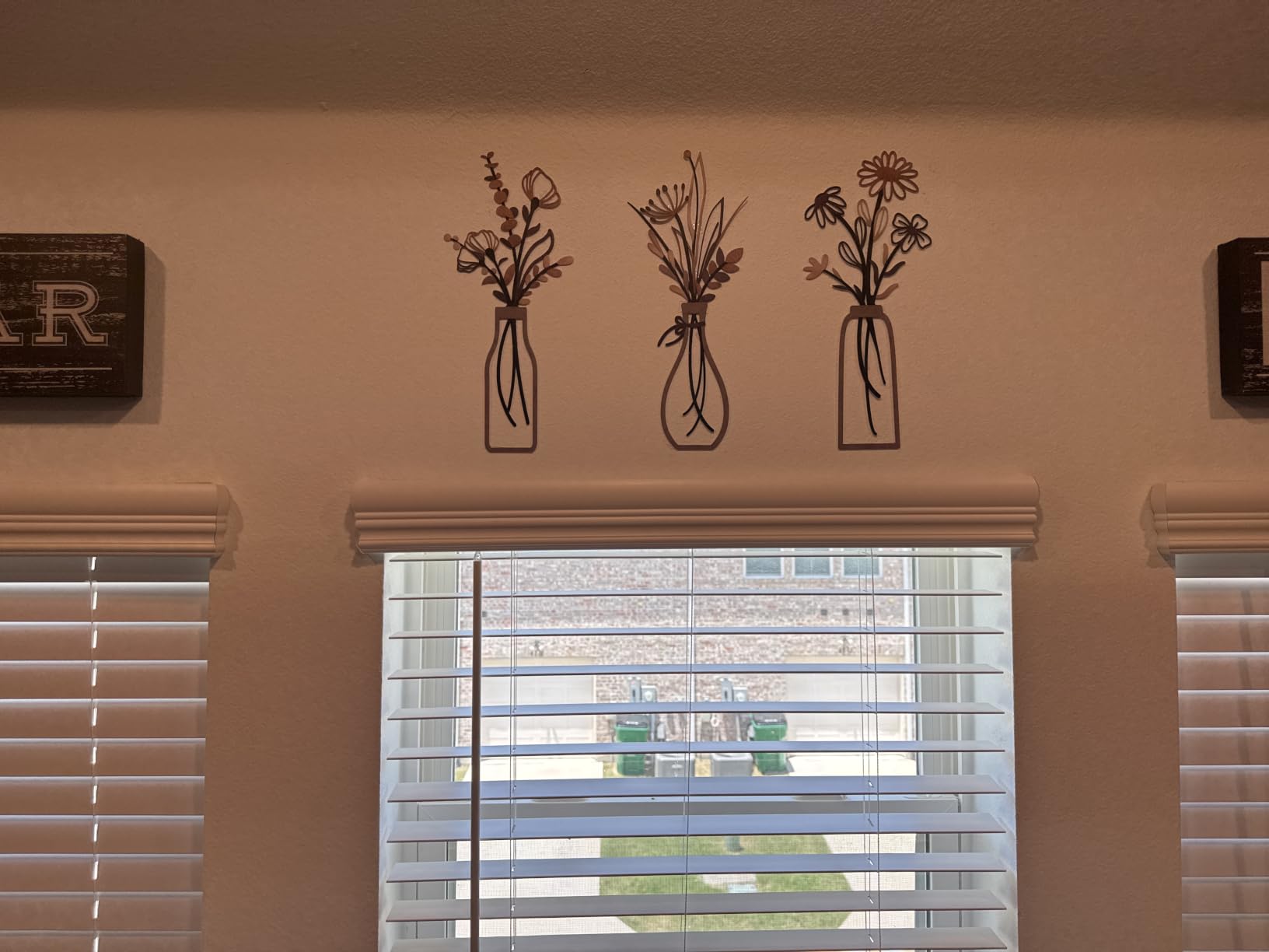 Pigort 3 Pieces Metal Flowers Wall Art- Rustic Farmhouse Decor Minimalist Decor for Living Room Bathroom Bedroom Dining Room, Housewarming Gifts Christmas Decoration(Beige, Vase-C) customer photo 1