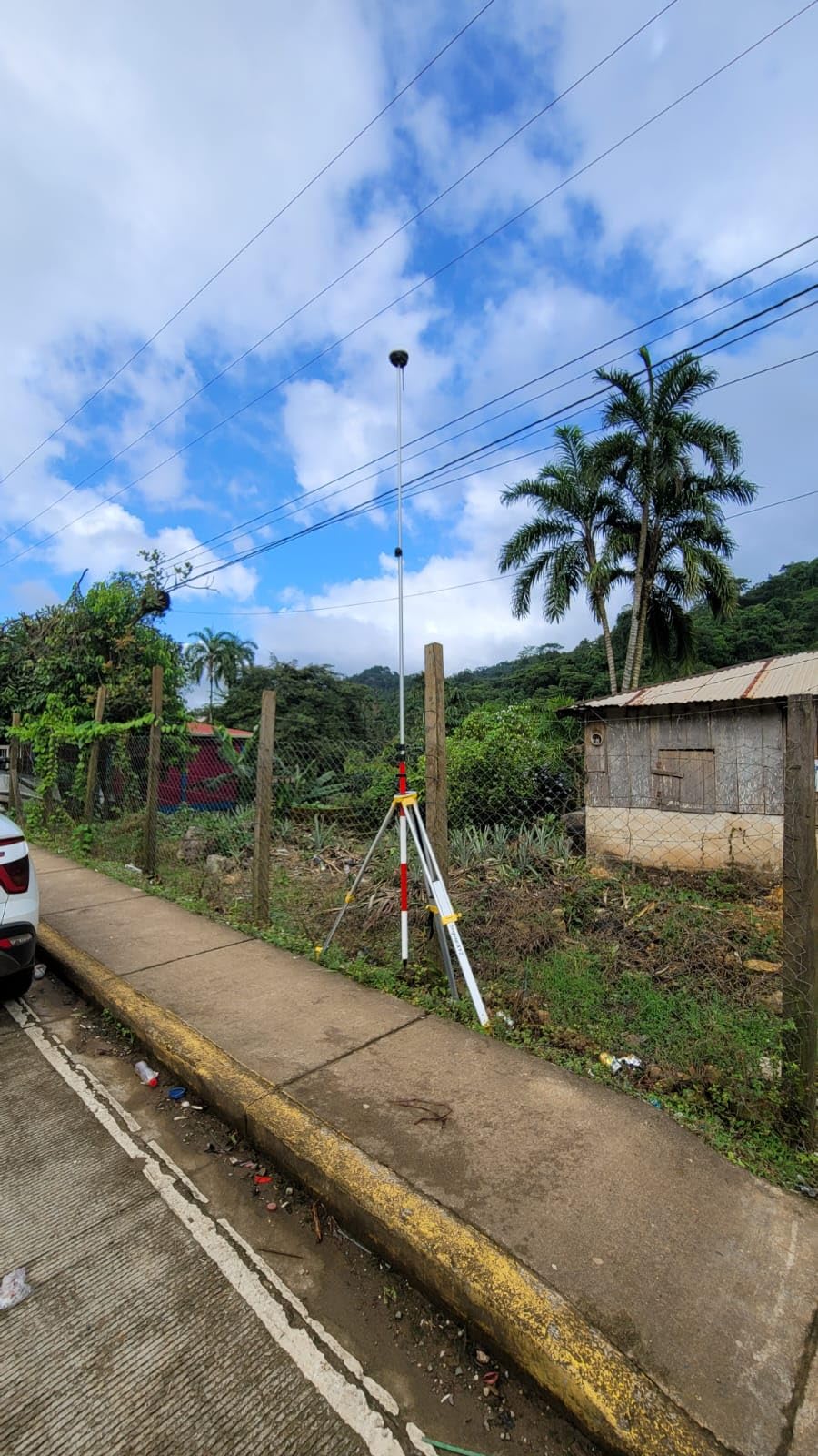 E1 RTK GNSS Survey Equipment GPS Receiver with IMU Rover & Base Handheld Collector Land Surveying Equipment, Navigation System Survey Software(Include Pole, Tribrach, Tripod) customer photo 1