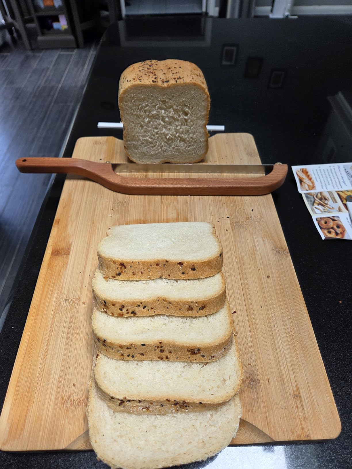 Uprichya Bread Knife for Homemade Bread,Sourdough Bread Slicer, Easy to Cut customer photo 1