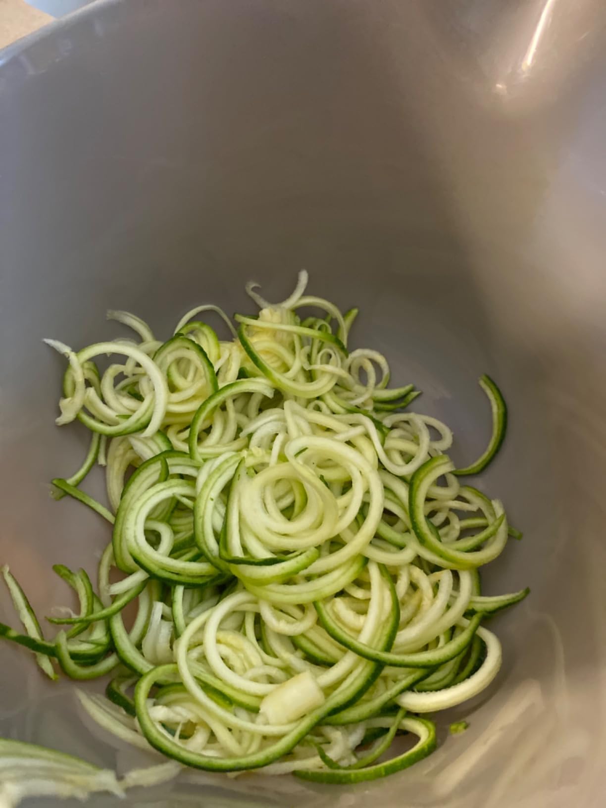 3 in 1 Vegetable Spiralizer Slicer, Adjustable Zucchini Carrot Noodle Maker, Cucumber Spiral Cutter, Easy to Use Kitchen Tool（White） customer photo 2