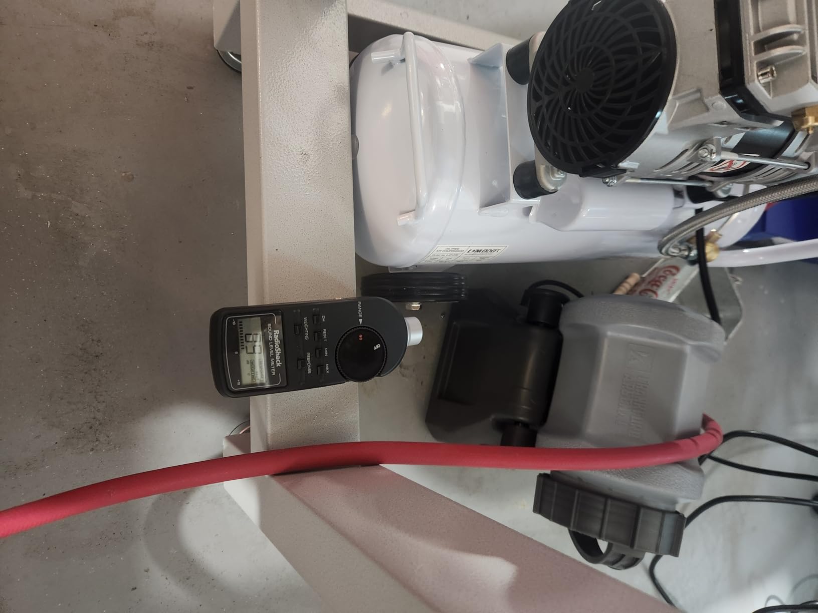 Quiet Oil-Free Air Compressor, 68 dB, 2.8 CFM @ 90 PSI, 5 Gallon Air Tank customer photo 2