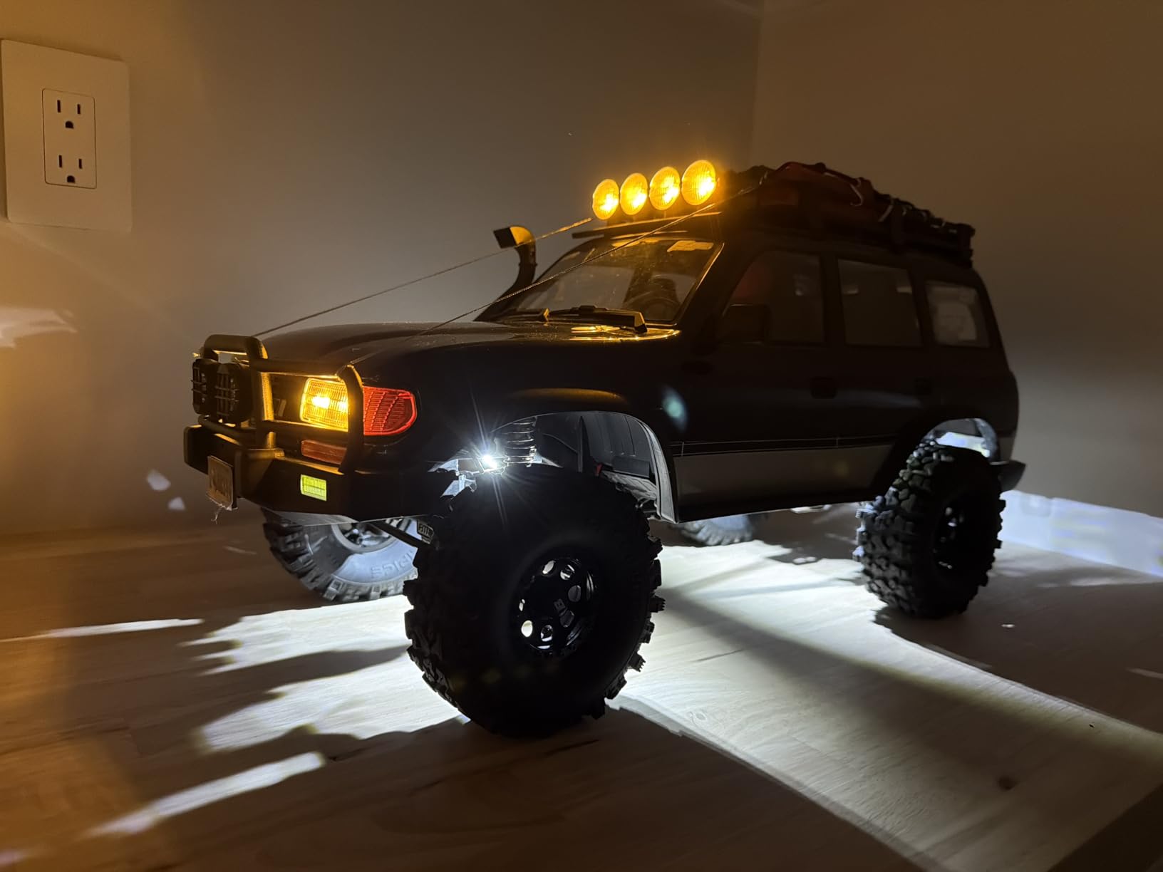 INJORA 4LED Rock Lights Kit with Controller for 1/10 RC Crawler, White customer photo 2