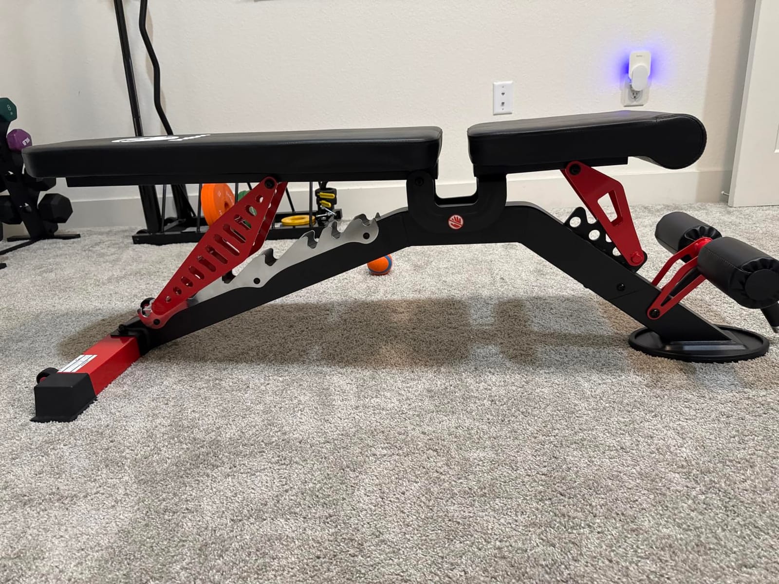 pooboo Adjustable Weight Bench,1500 LBS FID Bench for Home customer photo 2