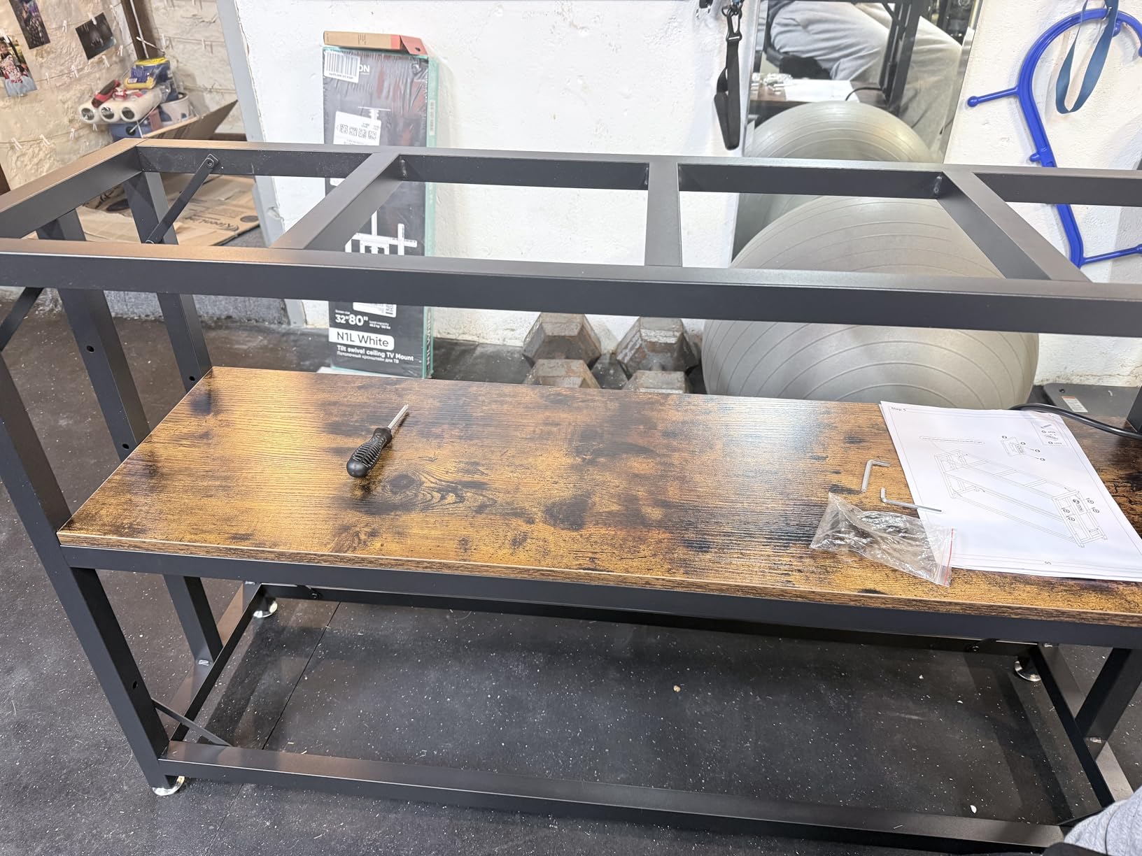 METYERRY 40 Gallon Fish Tank Stand with Power Outlet,Adjustable Shelf customer photo 1