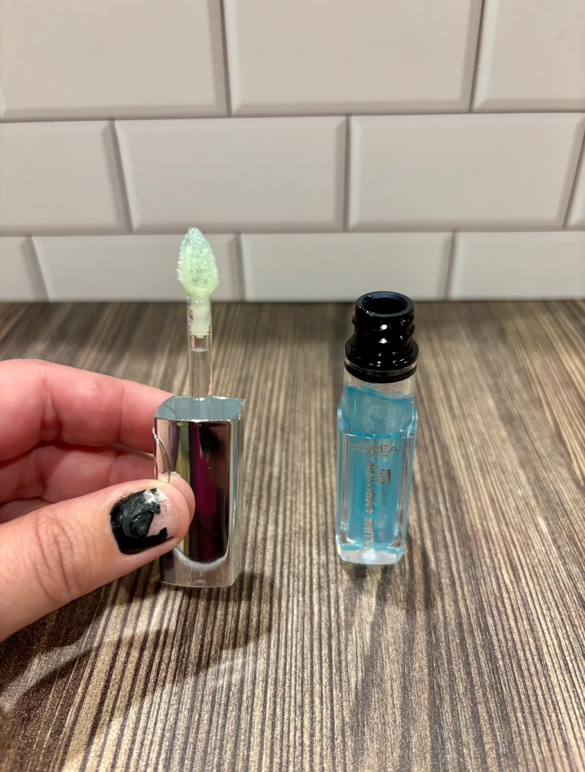 L'Oreal Paris Plump Ambition pH Hyaluron Lip Oil, Color Shifting Lip Tint with 24HR Hydration, Volumizing Shine and Lasting Color, 020 pH Rosé customer photo 2
