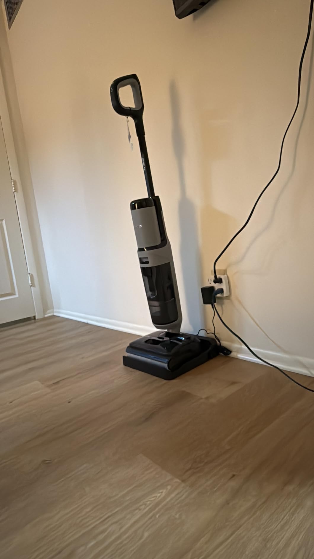 Tineco Floor ONE i5 Stretch Wet Dry Vacuum Cleaner, Vacuum & Mop in One Step, 20kpa Powerful Suction, 180° Lay-Flat Design, Anti-Tangle Design, Dual-Sided Edge Cleaning, Up to 30* Minutes Runtime customer photo 1