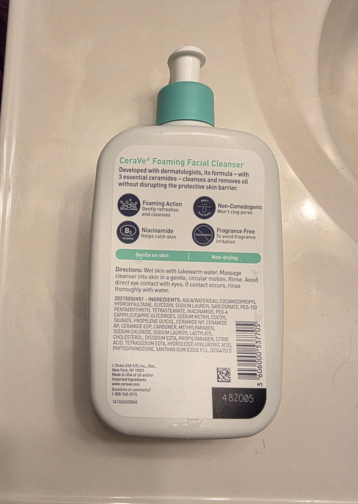 CeraVe Foaming Facial Cleanser, Face Wash for Oily Skin, 8fl oz customer photo 1