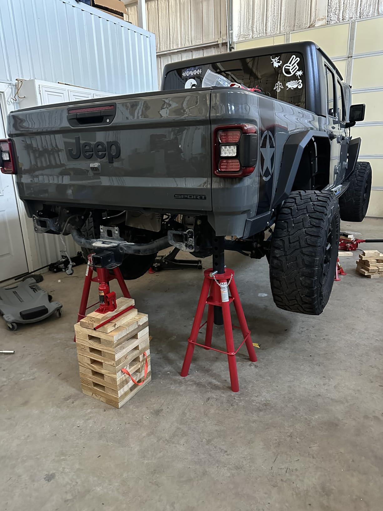 Maxority 10 Ton (20,000 lbs) Capacity Heavy-Duty Medium Profile Pin Type Adjustable Jack Stand for Trucks & Equipment, 1 Pair customer photo 2