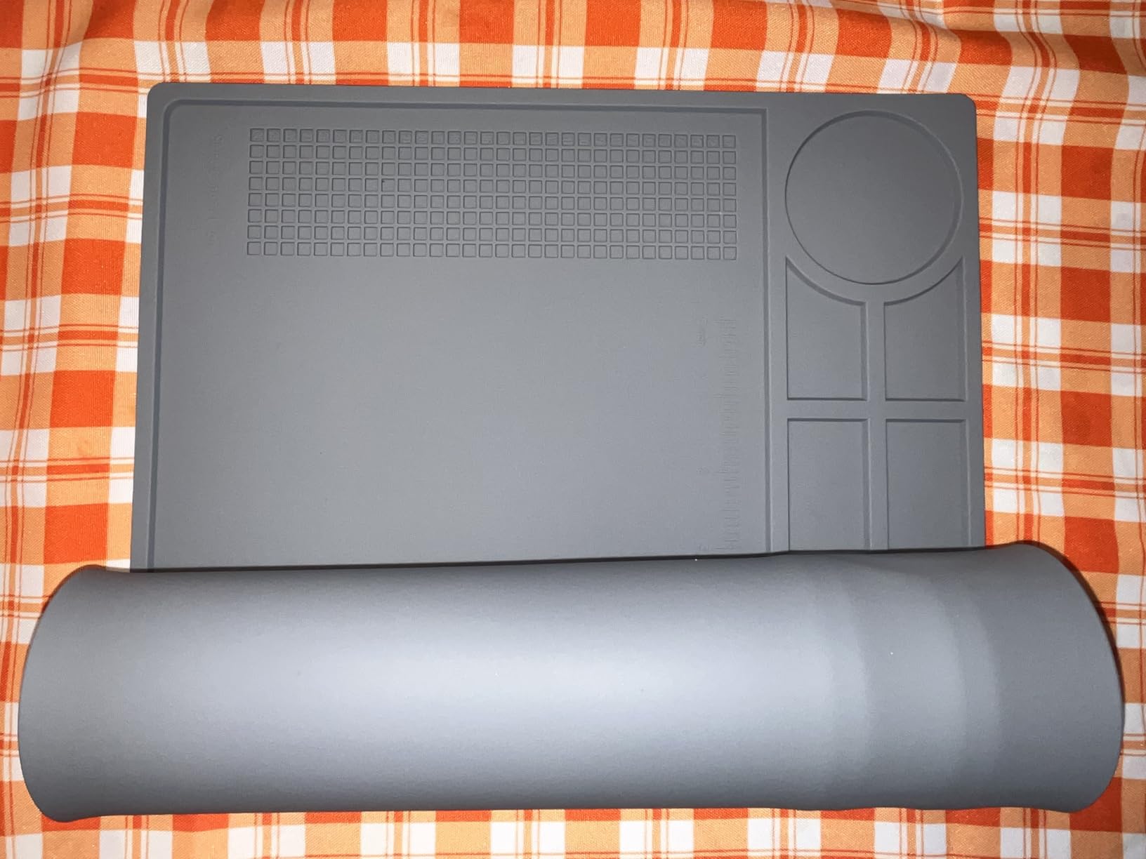 Kaisi Extra Large Soldering Mat, 932°F Heat Resistant Silicone Solder Mat customer photo 1