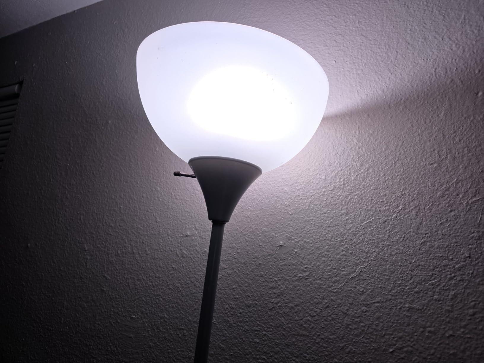 Govee LED Smart Light Bulbs, 1000LM RGBWW A19 75W E26 Base 8 Pack customer photo 2