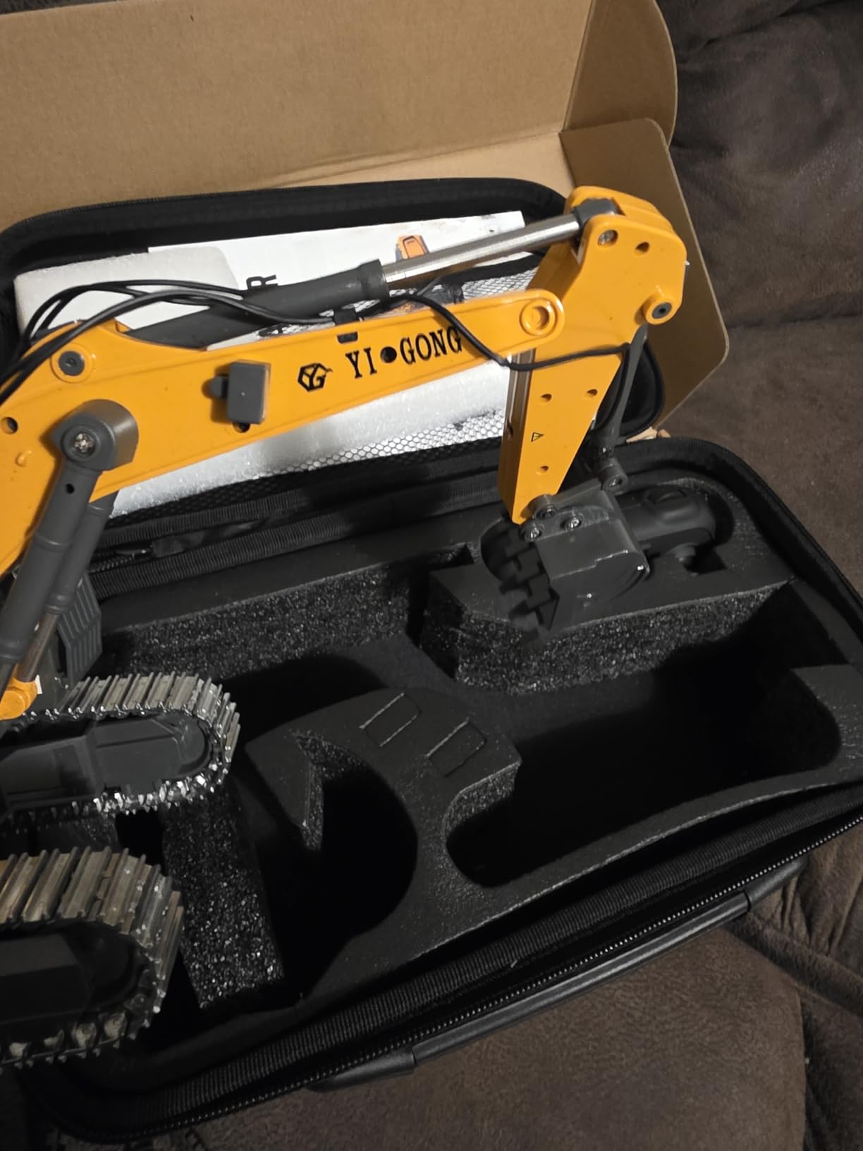 TOUCAN RC HOBBY 1/50 RC Excavator K970 Construction Vehicle Remote Control Electric Lifting Digger Bucket Tracks Light Sound RTR Battery for Adult customer photo 2
