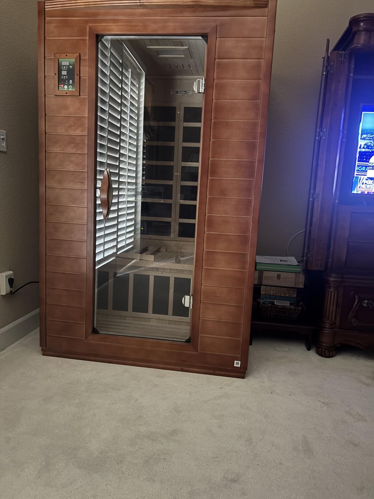 DYNAMIC SAUNAS Elite 1-Person Infrared Sauna with Red Light Therapy customer photo 1