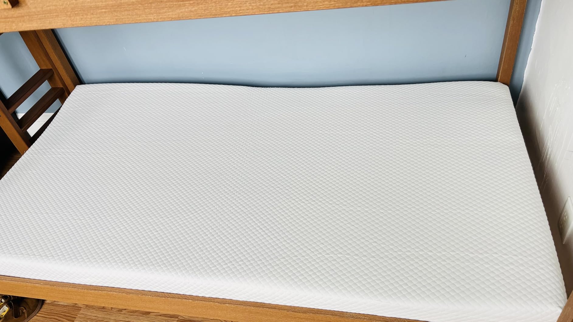 Twin Mattress 5 inch, Medium Firm for Support & Pressure Relief - Cooling Gel Memory Foam - Fiberglass-Free & Certified Safe for Kids - Compatible for Bunk Beds, Daybeds, Trundle (Mattress in a Box) customer photo 2