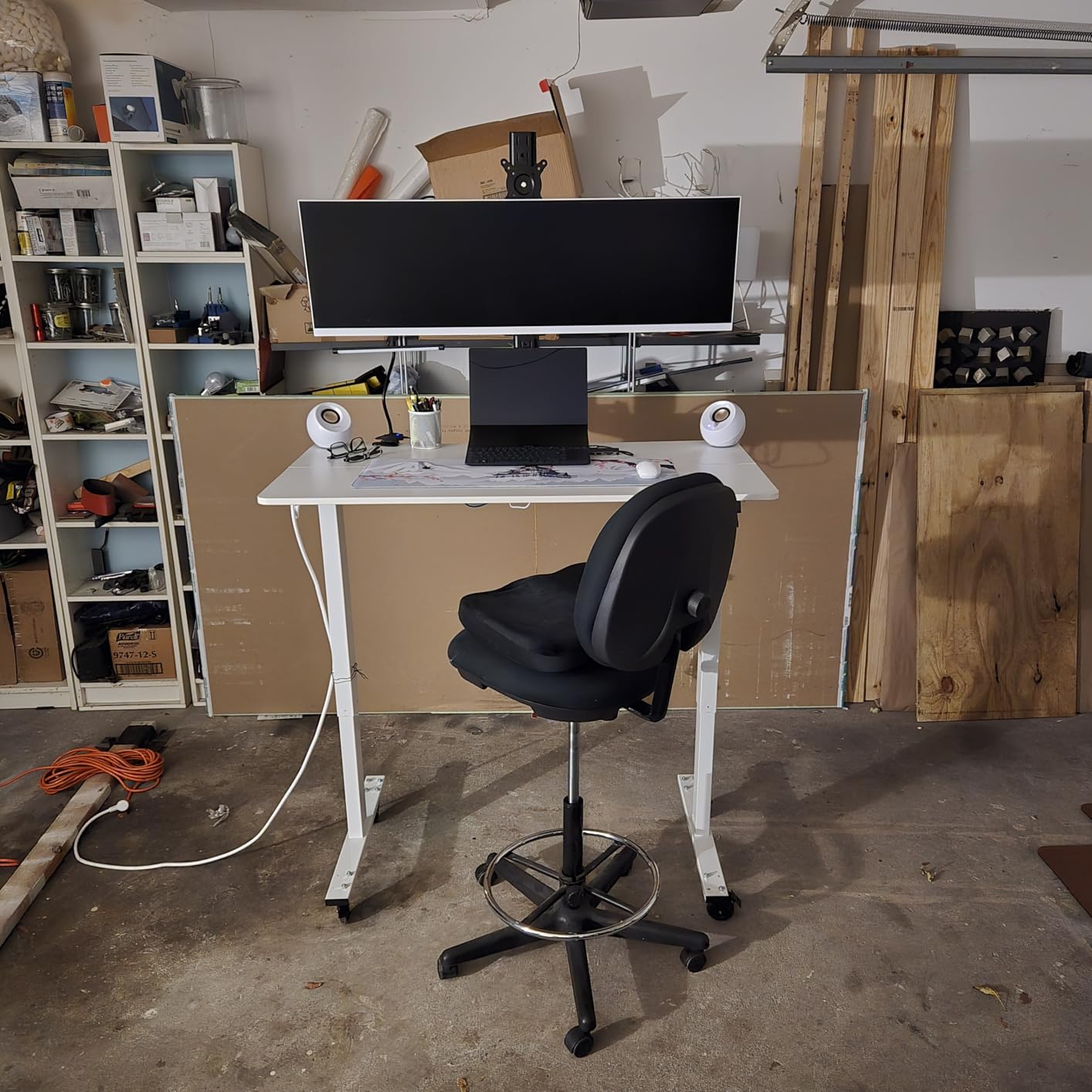 FLEXISPOT 71x32 Inch Electric Standing Desk, White Wood Grain customer photo 1